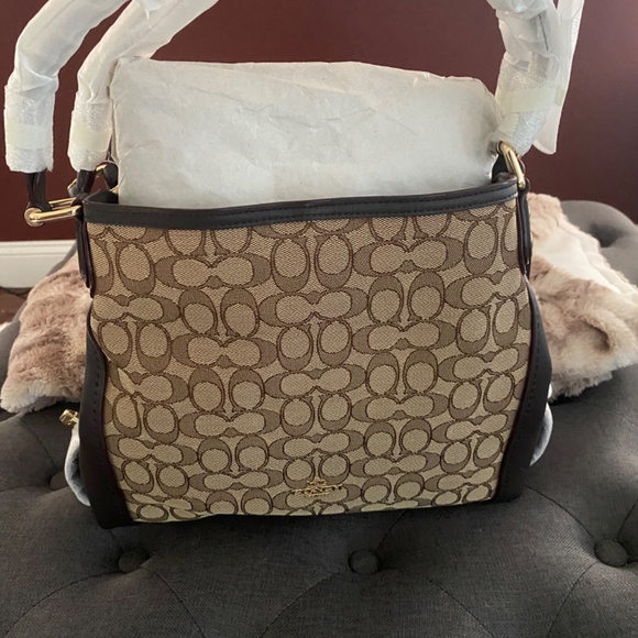 Coach - Picture 4 of 6